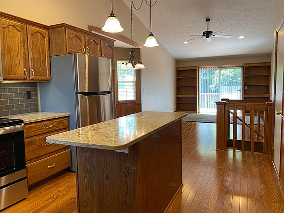 3rd image of 664 Wilshire Ct
