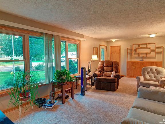 3rd image of 617 Morningside Dr