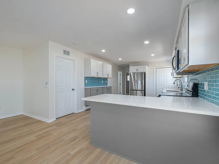 3844 Edgewater Blvd — Photo 14