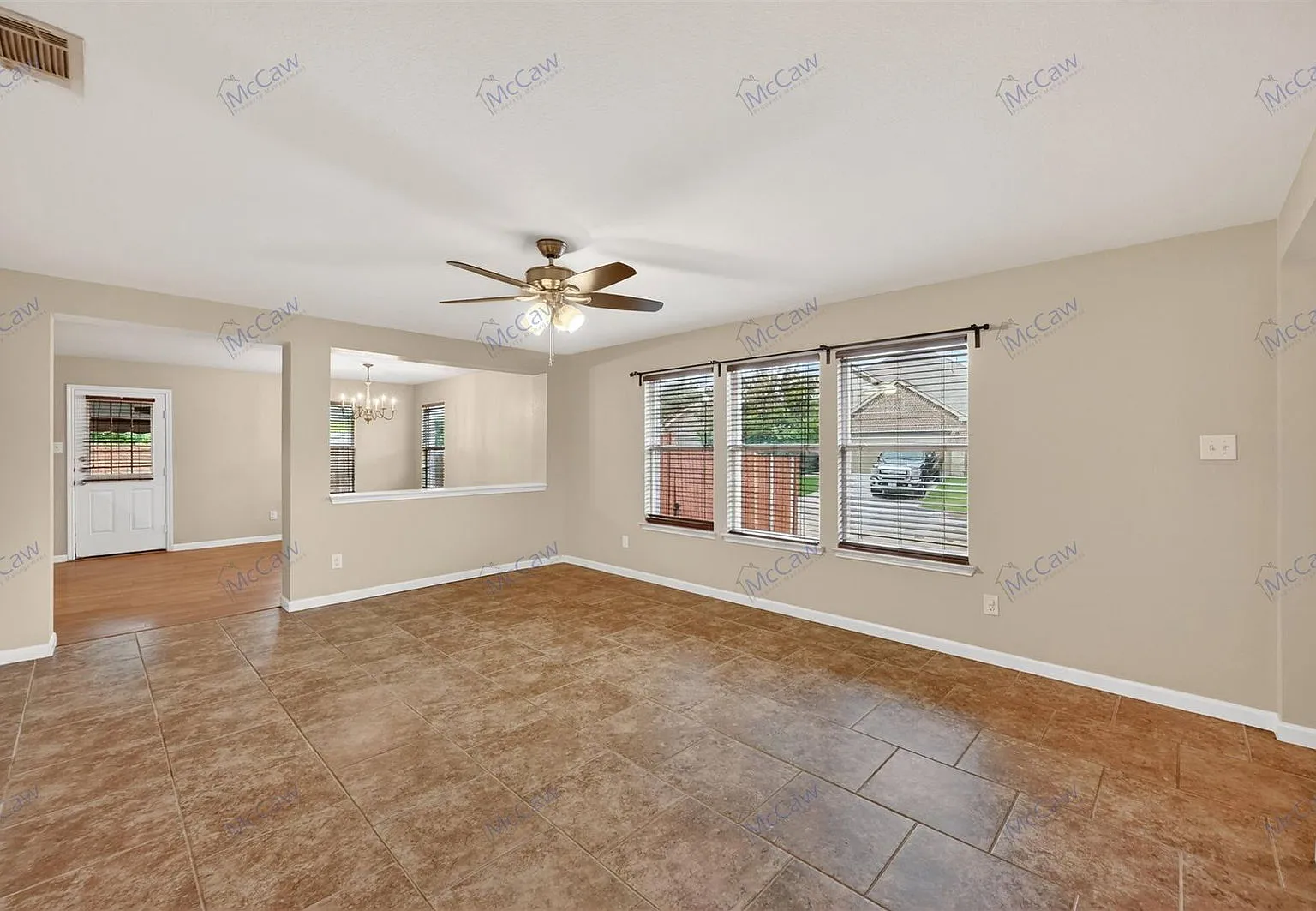 3 bed, 2.0 bath, 1610 sqft, $2,050 — Photo 4