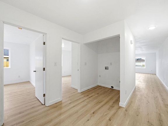 5th image of 1019 S 6th Ave #120