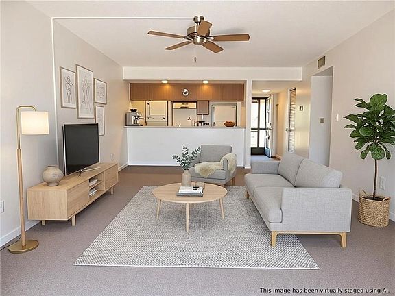 4th image of 215 LA CASA #215