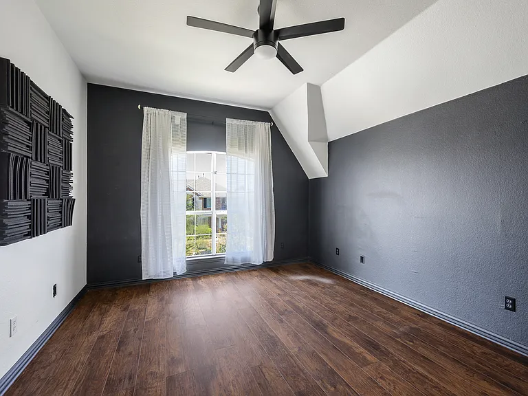 5170 Mohegan Ln — Photo 37