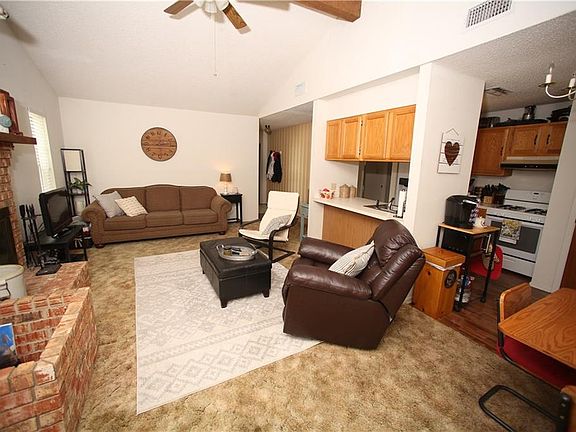 3rd image of 1109 Corvadura St