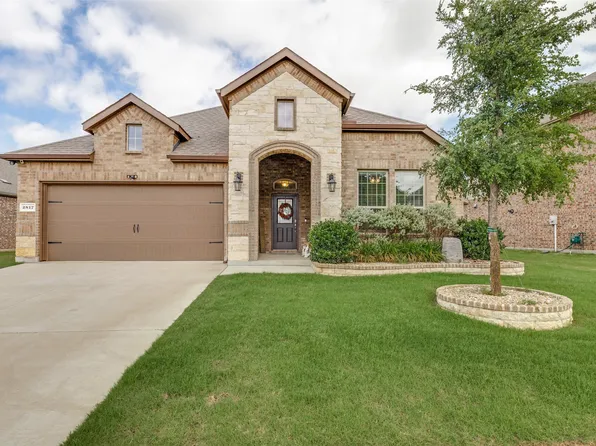 2817 Half Moon Rd, Aubrey, TX 76227