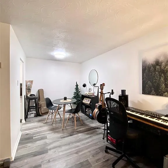 111 Riverside Dr E #107 — Photo 8