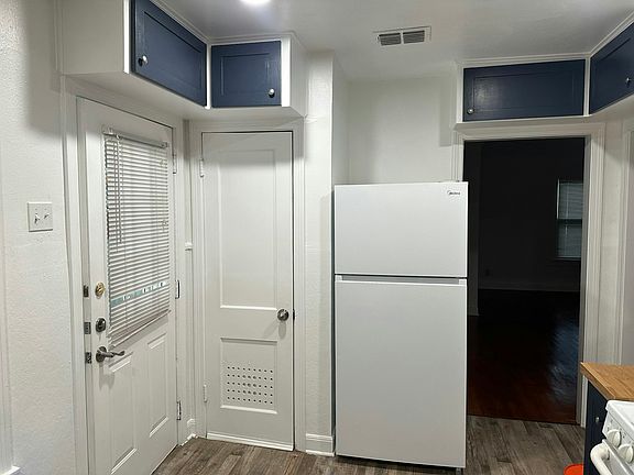 4th image of 2403 Hancock Dr