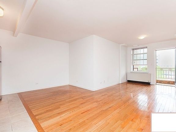 3rd image of 25-27 Astoria Blvd #2A