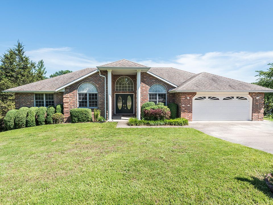 1st image of 120 Palisades Dr