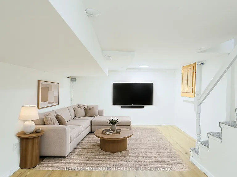 14 Lynn Rd — Photo 9