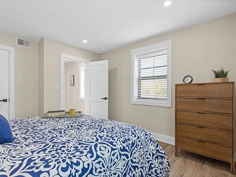 214 McCully St — Photo 7