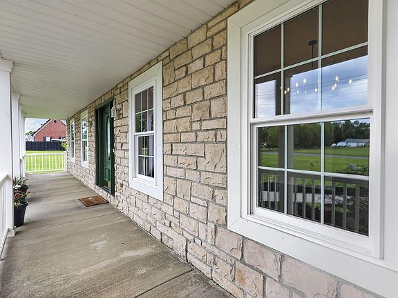 4th image of 421 Warrenpoint Ln