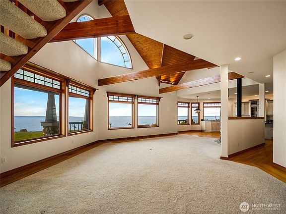 4th image of 317 Captain Gray Court SE