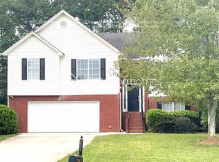 895 Lewis Ridge Cir, Lawrenceville, GA 30045