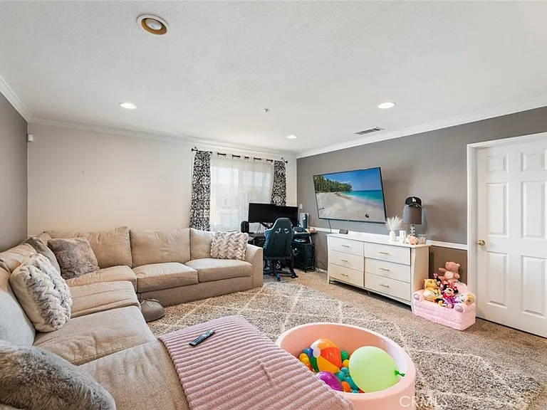 15736 Home Ct — Photo 17