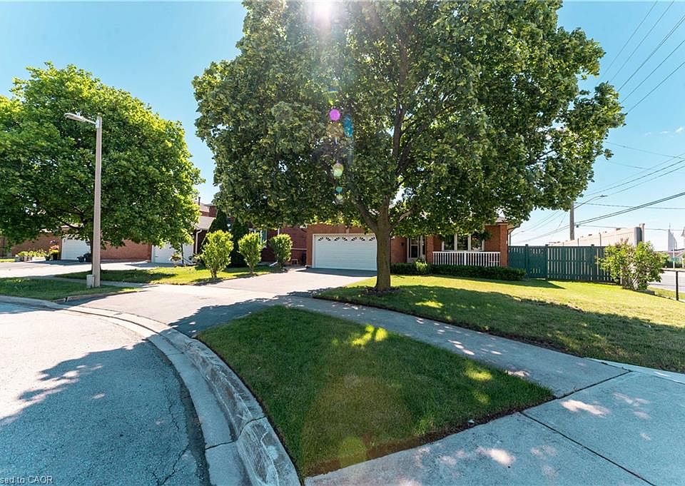 1st image of 330 Hickory Cir