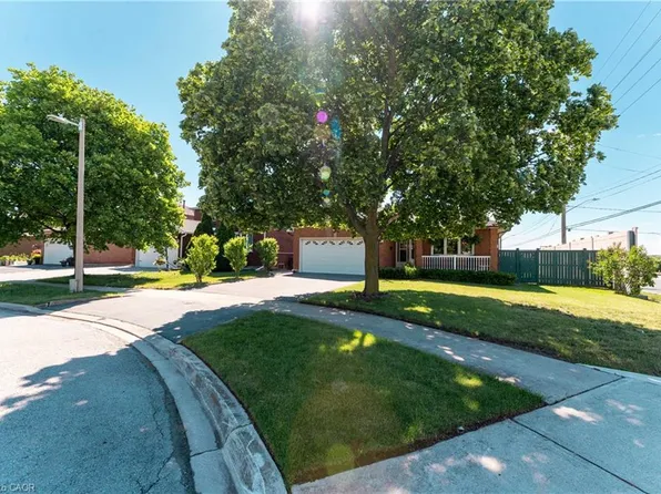 330 Hickory Cir, Oakville, ON L6H 4T5