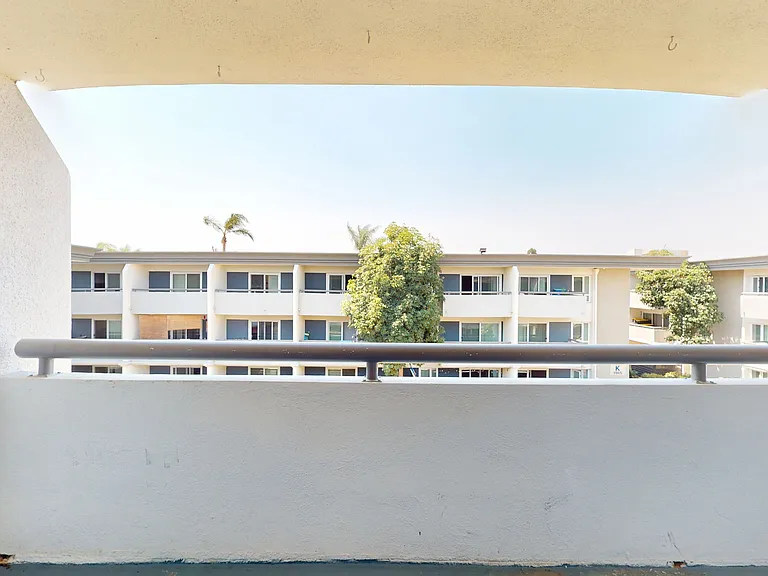 Eight 80 Newport Beach — Photo 98