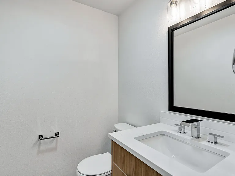5210-5232 SE Rinearson Rd #5230 — Photo 10