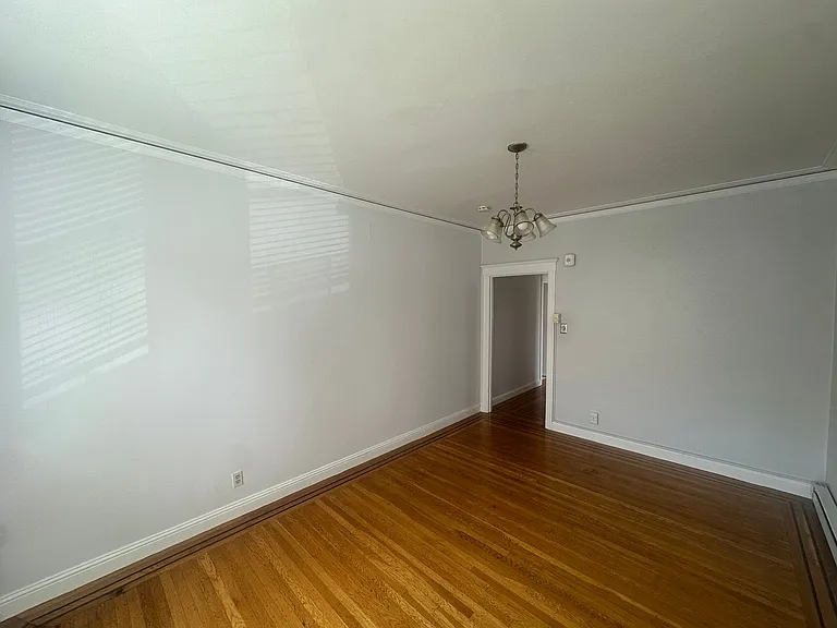 168 (2325 Washington) — Photo 2