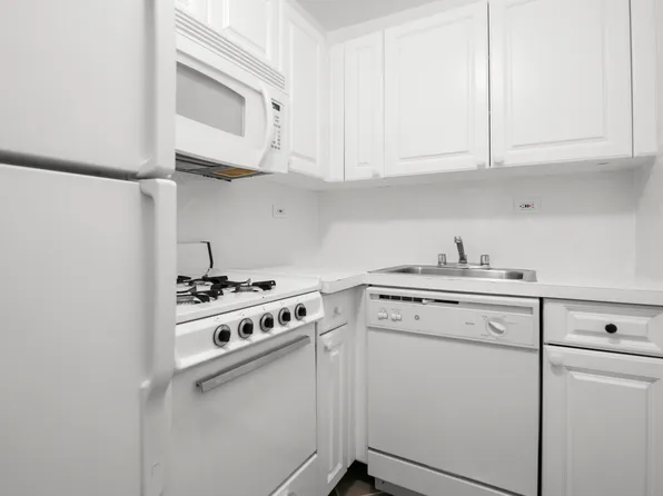 340 East 51st Street image 6 of 11