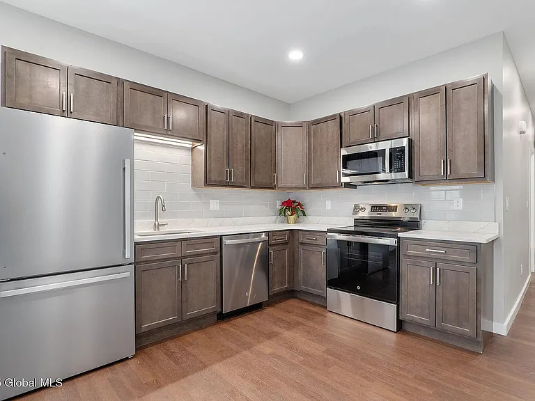 Kitchen / living room.