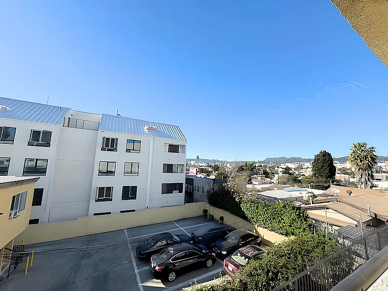 3963 Melrose Ave #4 — Photo 11