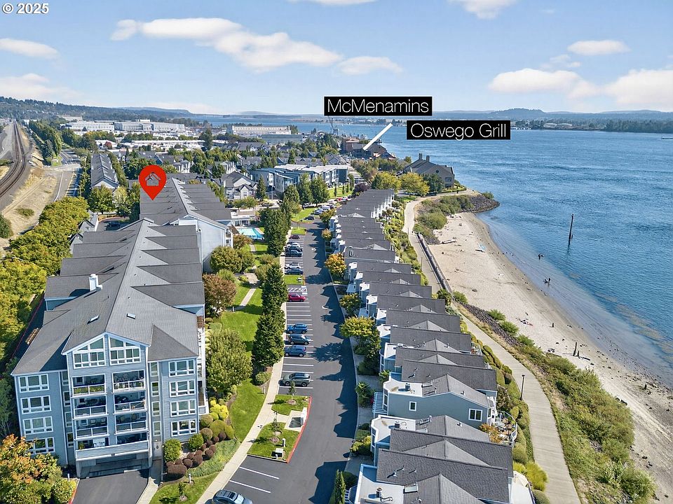 1st image of 520 SE Columbia River Dr APT 326