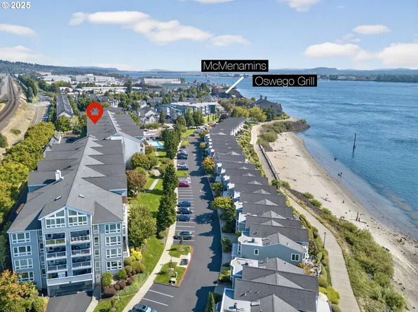 520 SE Columbia River Dr APT 326, Vancouver, WA 98661
