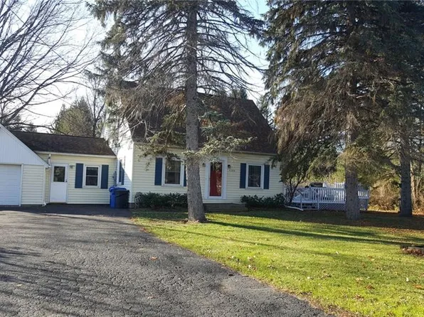 7586 Ridge Rd, Gasport, NY 14067