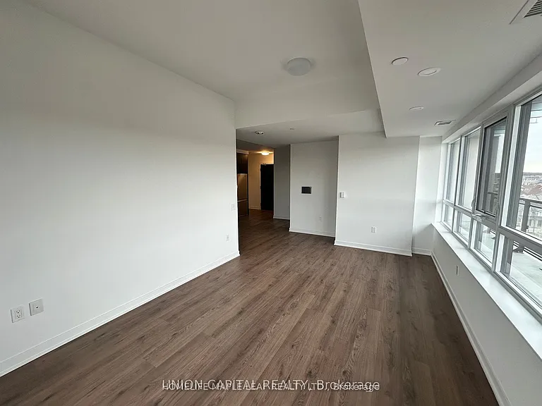 395 Dundas St W #708 — Photo 6