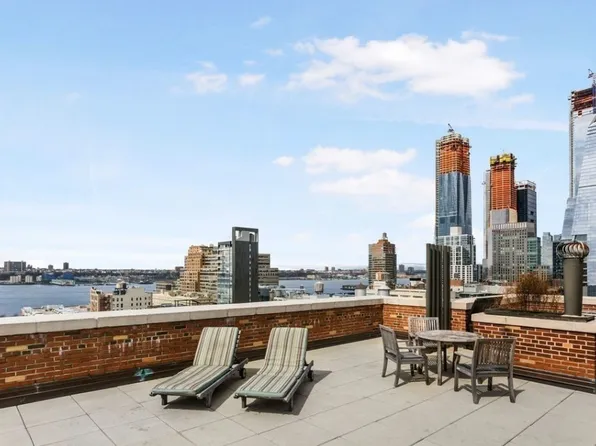 410 West 24th Street image 11 of 12