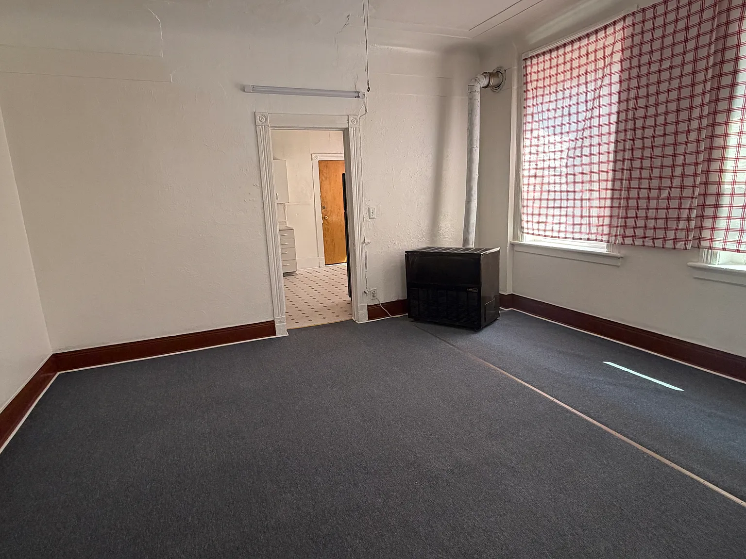 2 bed, 1000 sqft, $1,200 — Photo 2