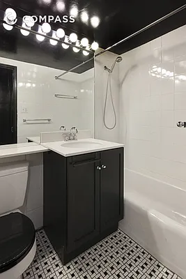 Rented by Compass | media 12