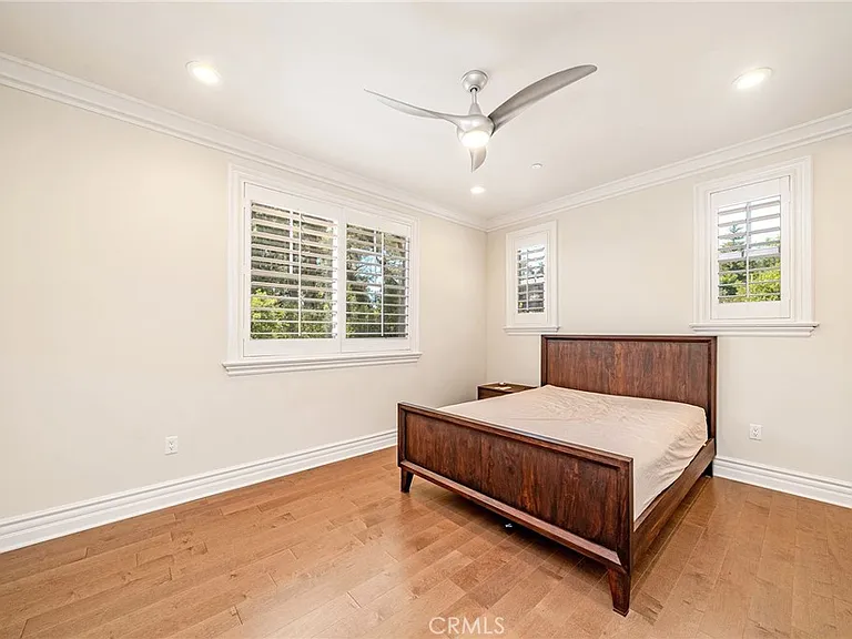 1217 Olive La Canada — Photo 33