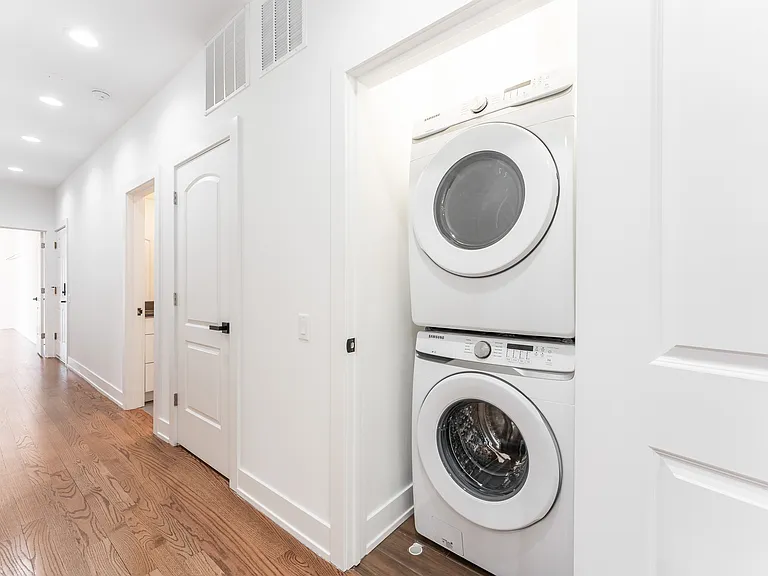 3323 N Avers Ave #3 — Photo 6