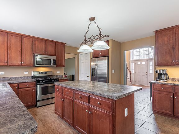 5th image of 16929 Arbor Creek Dr