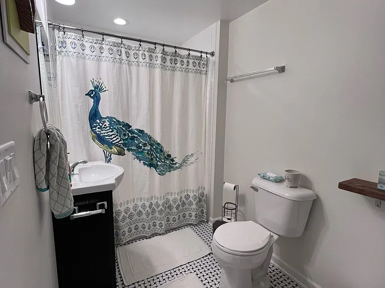 1441 W Grand Ave #1 — Photo 28