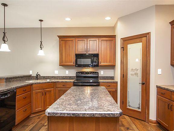 5th image of 4568 Whispering Pines Cir