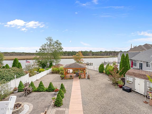 4th image of 741 S River Drive