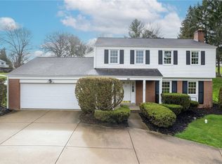 2422 Huntington Dr, Pittsburgh, PA 15241