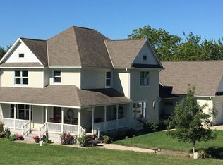 10811 365th Ave, Blue Earth, MN 56013