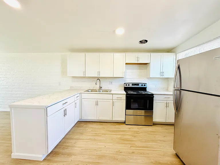 The Derby Apartments — Photo 30