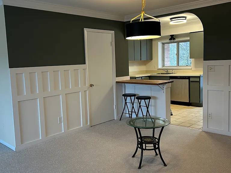 2415 Six East Ave #6 — Photo 11