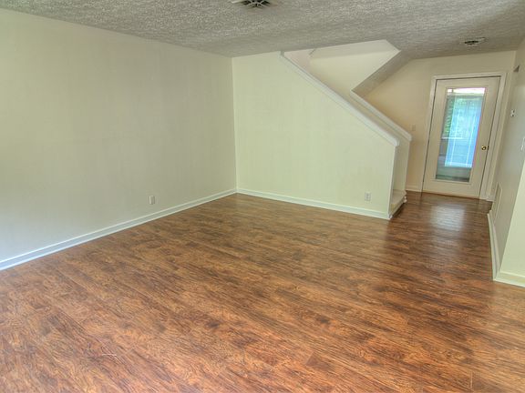 5th image of 103 Willowbrook Dr