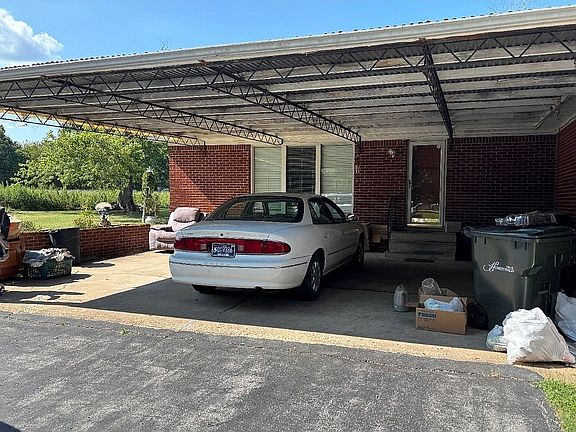 3rd image of 206 Chandler Dr
