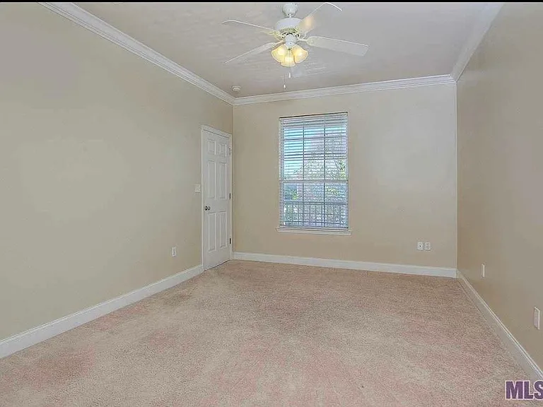 4441 Burbank Dr #608 — Photo 8