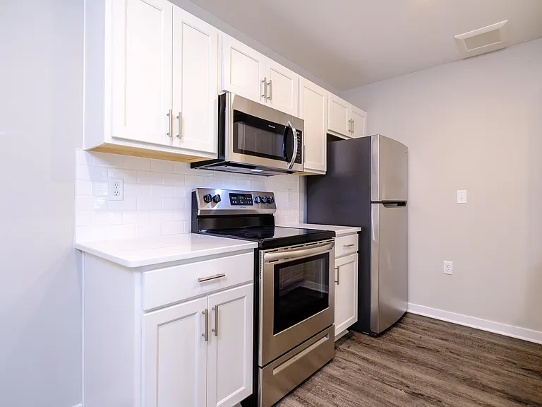 Saw Mill Village Apartments — Photo 8