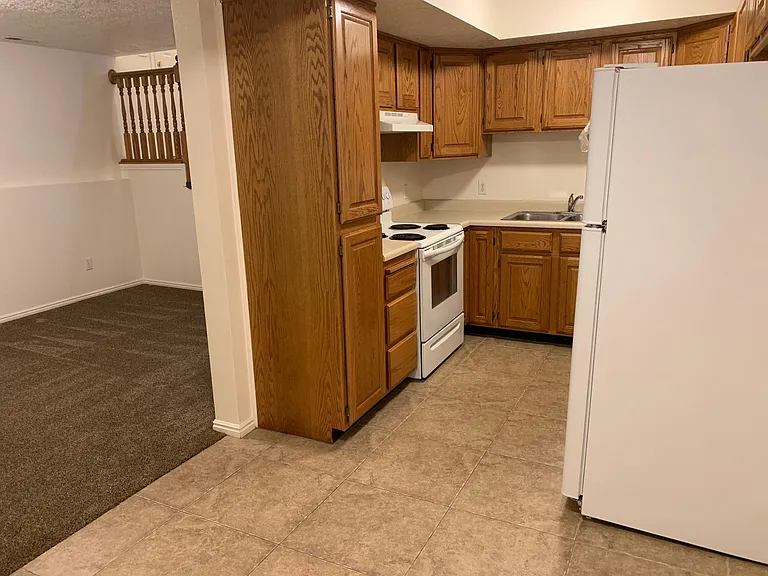 486 W Pacific Dr #4 — Photo 6