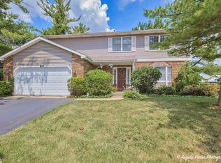901 Pine Hill Dr, Antioch, IL